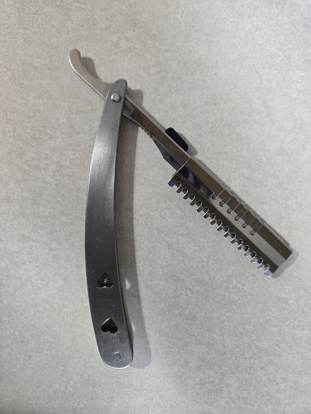 Shark Fin Straight Edge Razor - Picture 4 of 16